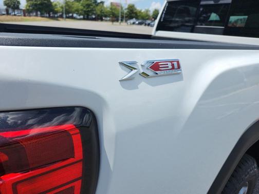 2025 GMC Sierra 2500 SLE