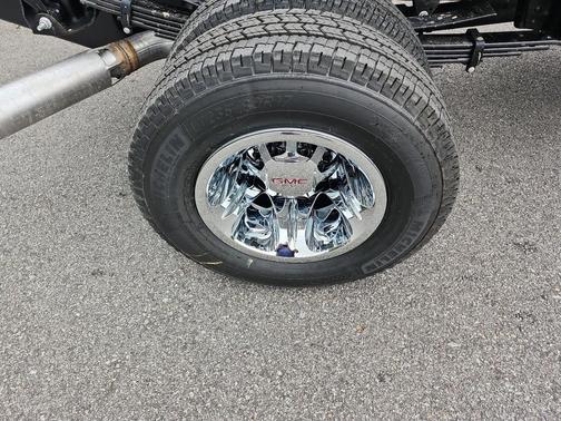 Coastal Dune 2026 GMC Sierra 3500 SLE