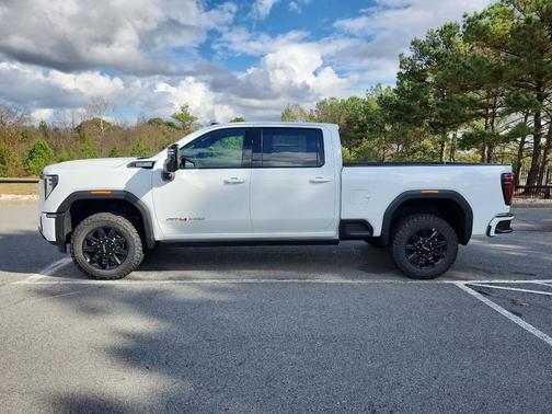 2026 GMC Sierra 2500 AT4
