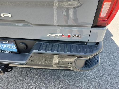 2025 GMC Sierra 1500 AT4X