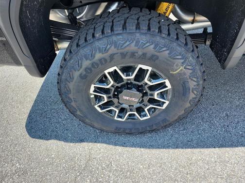 2025 GMC Sierra 2500 AT4