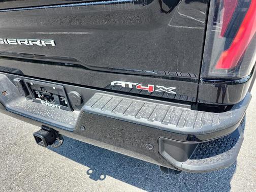 2025 GMC Sierra 2500 AT4