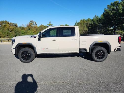 2026 GMC Sierra 2500 AT4