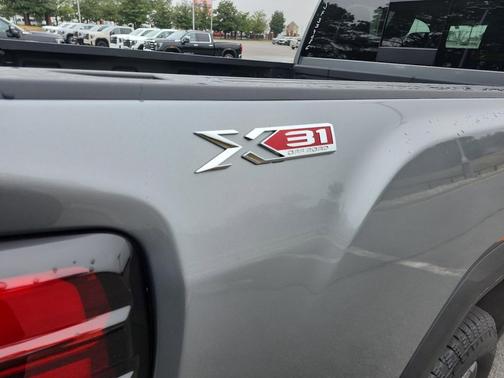 2025 GMC Sierra 2500 SLT