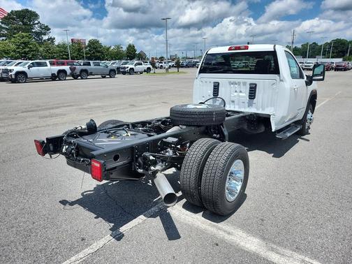 Summit White 2026 GMC Sierra 3500 SLE