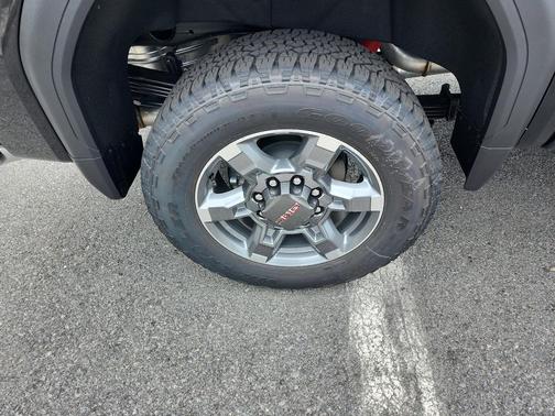 2025 GMC Sierra 2500 SLT