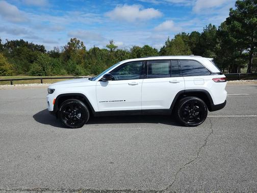 2023 Jeep Grand Cherokee Altitude