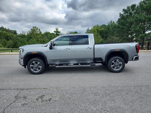 2025 GMC Sierra 2500 SLT