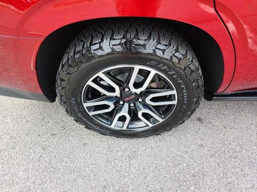 2023 GMC Yukon 4WD AT4