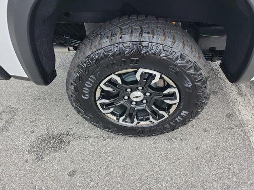 2025 Chevrolet Silverado 1500 ZR2