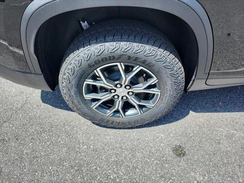 2025 GMC Acadia AWD AT4