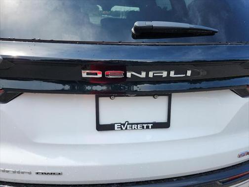 2025 GMC Acadia Denali