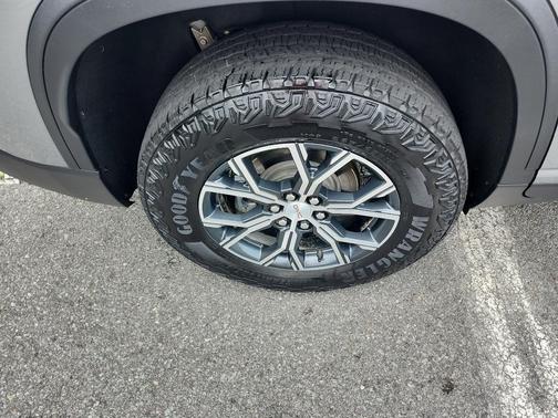 Sterling Metallic 2024 GMC Acadia AWD AT4