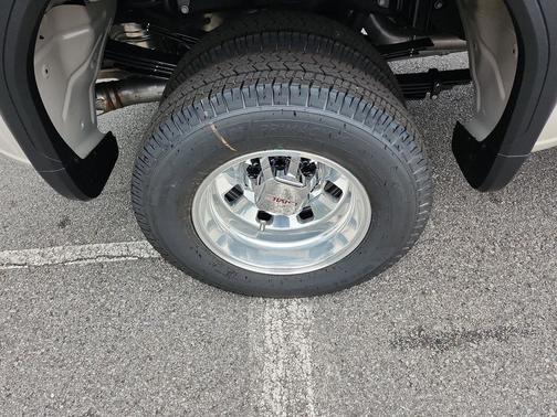 2026 GMC Sierra 3500 SLE