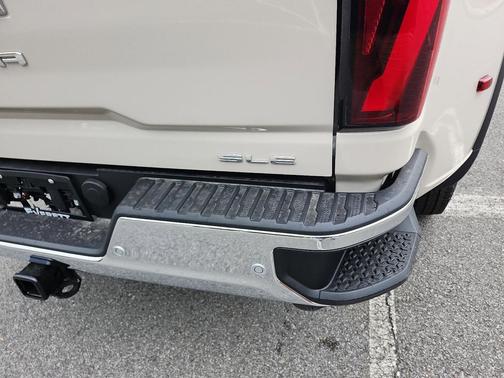 2026 GMC Sierra 3500 SLE