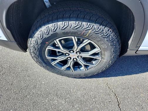 2026 GMC Acadia AT4 AWD