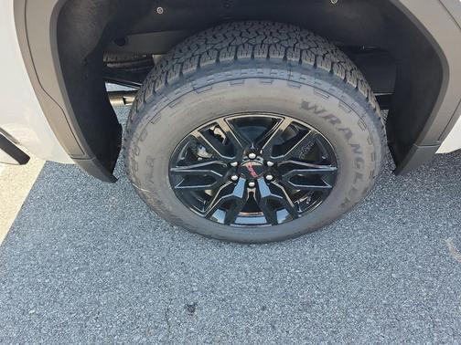 Summit White 2026 GMC Sierra 1500 Elevation