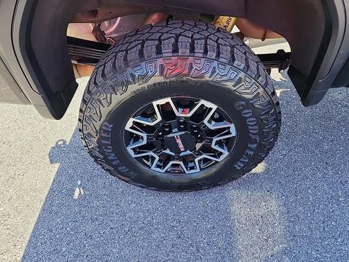 2024 GMC Sierra 2500 AT4X