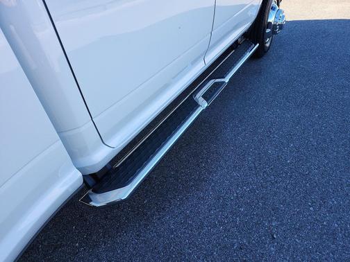 2024 RAM 3500 Tradesman Crew Cab 4x4 8' Box