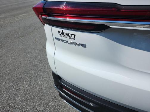 2025 Buick Enclave Preferred FWD