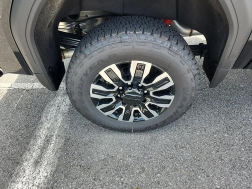 2025 GMC Sierra 2500 Denali Ultimate