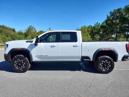 2024 GMC Sierra 2500 AT4