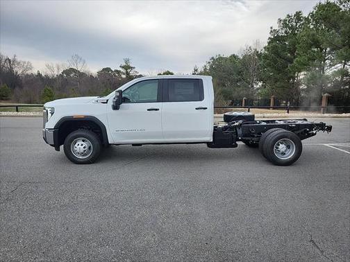 2025 GMC Sierra 3500 Base