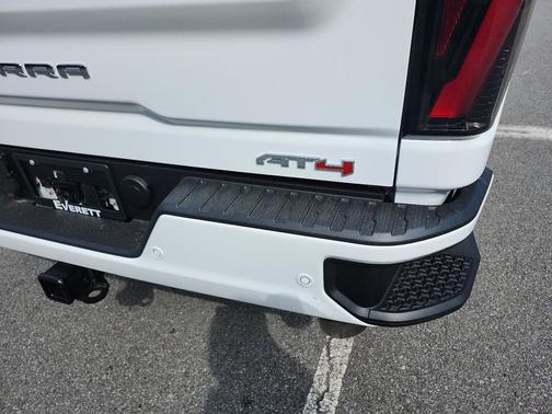 2025 GMC Sierra 2500 AT4