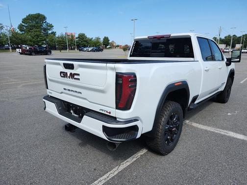 2025 GMC Sierra 2500 AT4