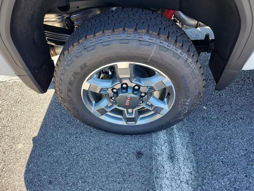 2026 GMC Sierra 2500 SLT