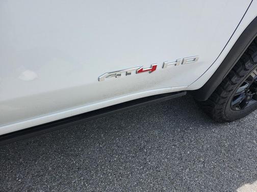 Summit White 2026 GMC Sierra 2500 AT4