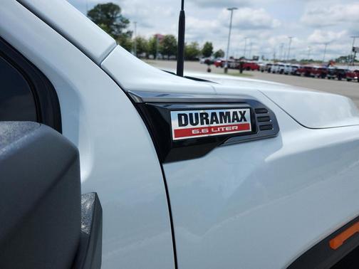 Summit White 2026 GMC Sierra 2500 AT4