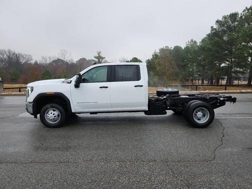 2026 GMC Sierra 3500 Base