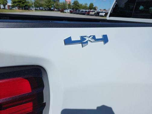 Summit White 2026 GMC Sierra 3500 SLE