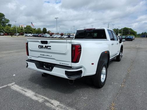 2025 GMC Sierra 3500 Denali