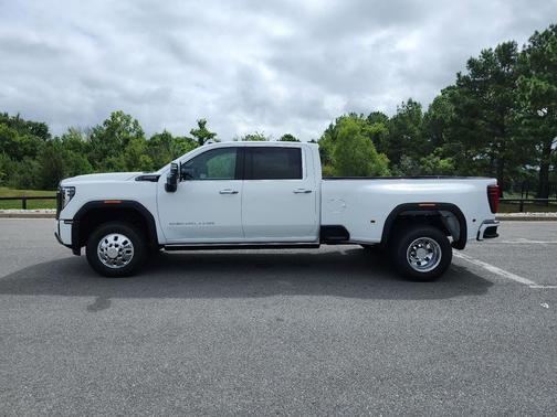 2025 GMC Sierra 3500 Denali