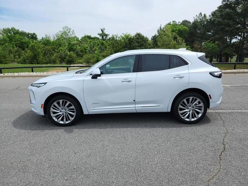 Iridescent White Tricoat 2026 Buick Envision Avenir AWD