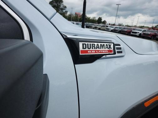 Glacier White Tricoat 2026 GMC Sierra 2500 Denali