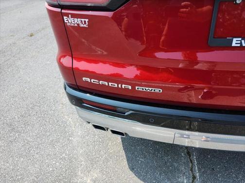 2025 GMC Acadia Denali