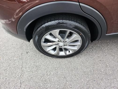 Rosewood Metallic 2022 Buick Encore GX Essence