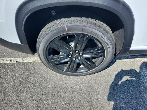 Glacier White Tricoat 2026 GMC Acadia Elevation FWD