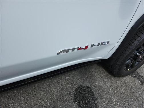 2025 GMC Sierra 2500 AT4