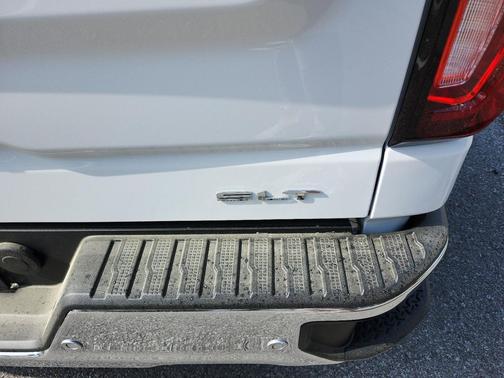 Summit White 2026 GMC Sierra 1500 SLT