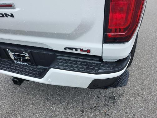 2025 GMC Canyon AT4