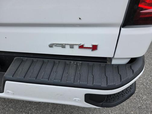 Summit White 2026 GMC Sierra 1500 AT4