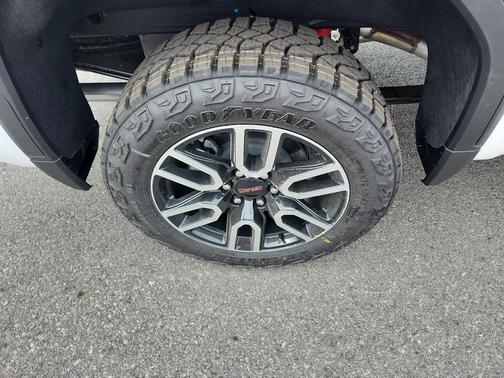 Summit White 2026 GMC Sierra 1500 AT4