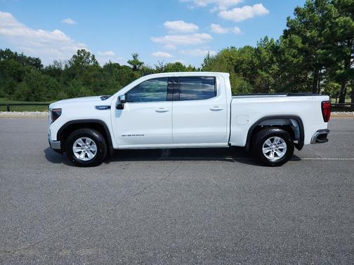 2025 GMC Sierra 1500 SLE