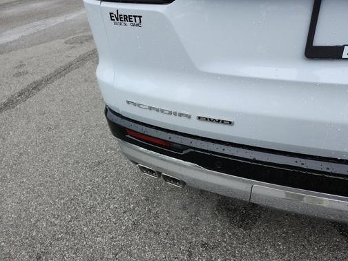 2026 GMC Acadia Denali