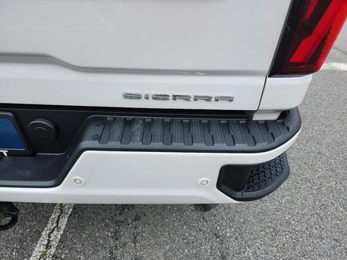 White Frost Tricoat 2025 GMC Sierra 2500 Denali Ultimate
