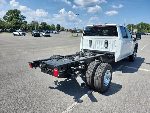 2026 GMC Sierra 3500 SLE